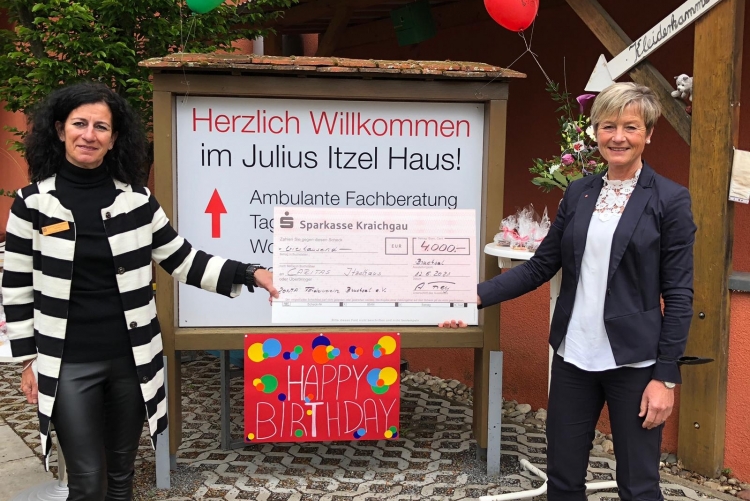 Spendenübergabe Julius Itzel Haus